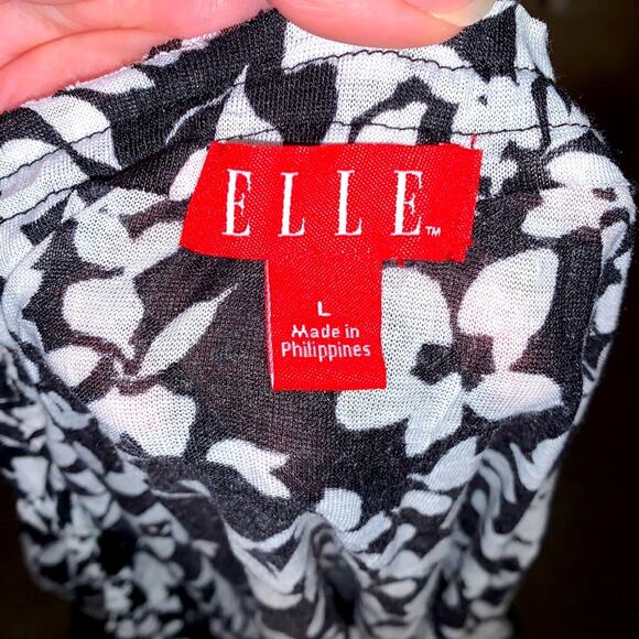 Elle Black White Floral Must Have Crinkle Short Sleeve Tee Sz Large NWT - Picture 3 of 7